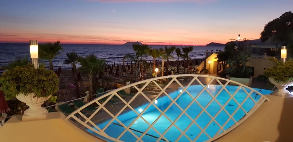 Hotel La Playa Sperlonga Buitenkant foto