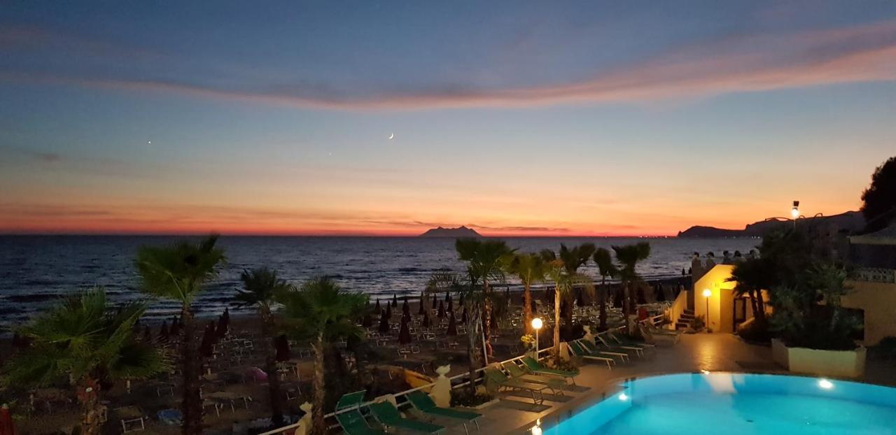 Hotel La Playa Sperlonga Buitenkant foto