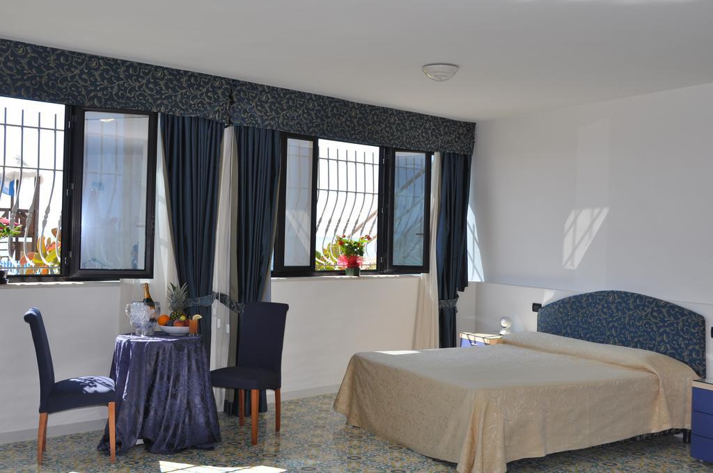 Hotel La Playa Sperlonga Buitenkant foto