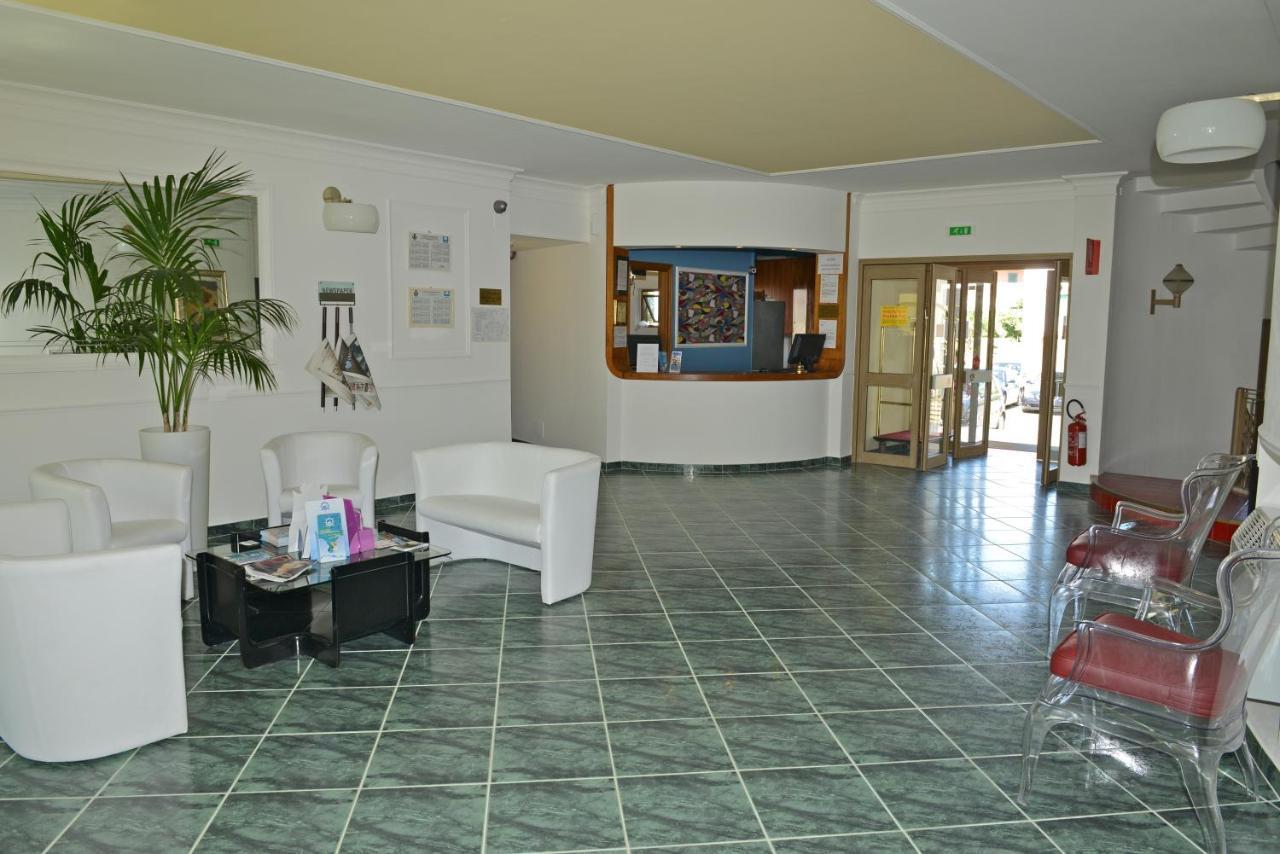 Hotel La Playa Sperlonga Buitenkant foto